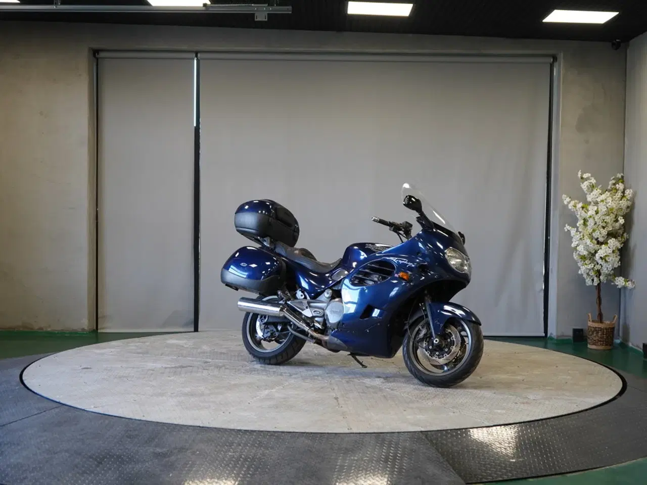 Billede 7 - TRIUMPH 1200 TROPHY – PÅ TORSDAGSAUKTION 