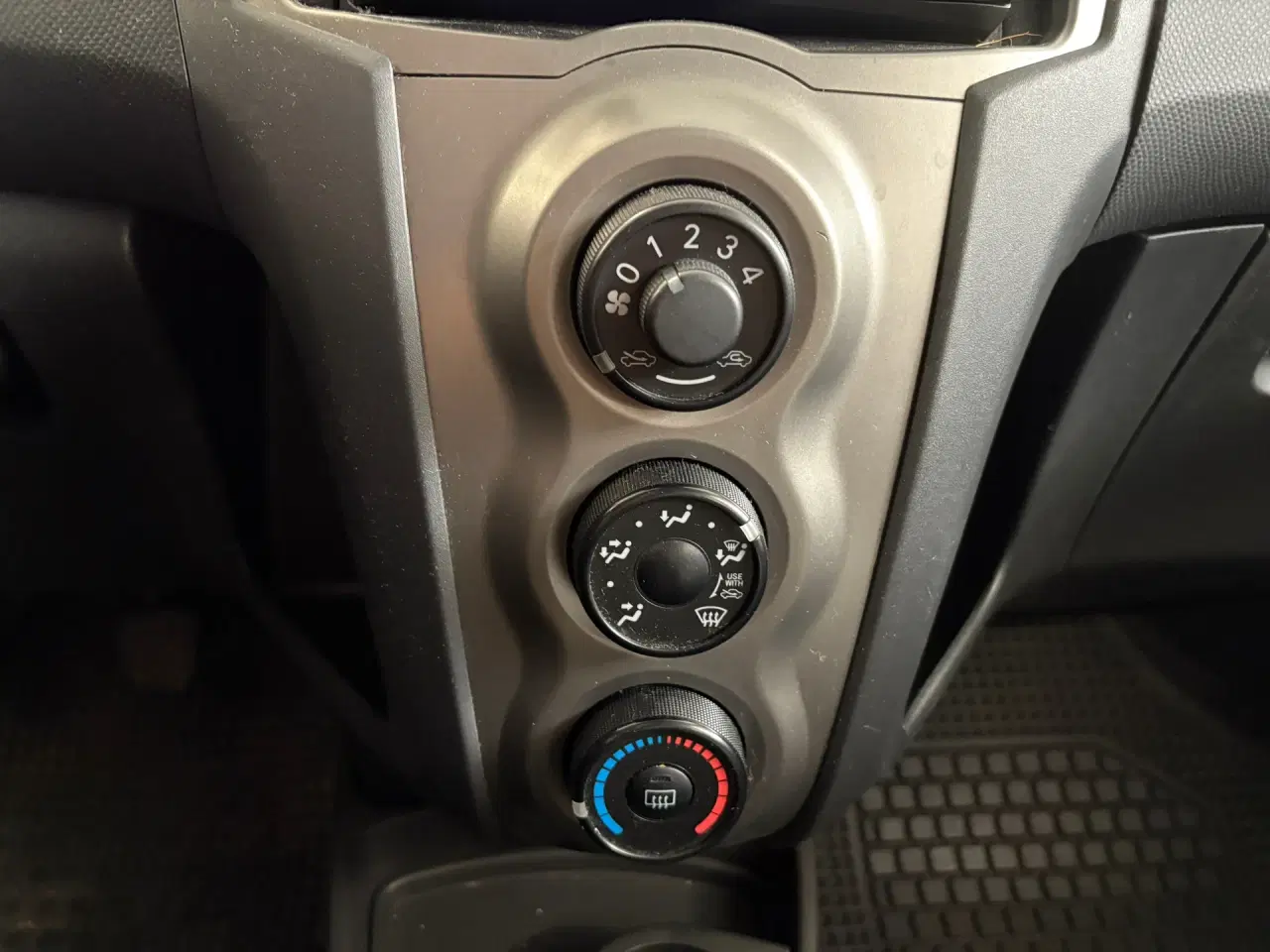 Billede 9 - Toyota Yaris 1,0 VVT-I T1 69HK 5d