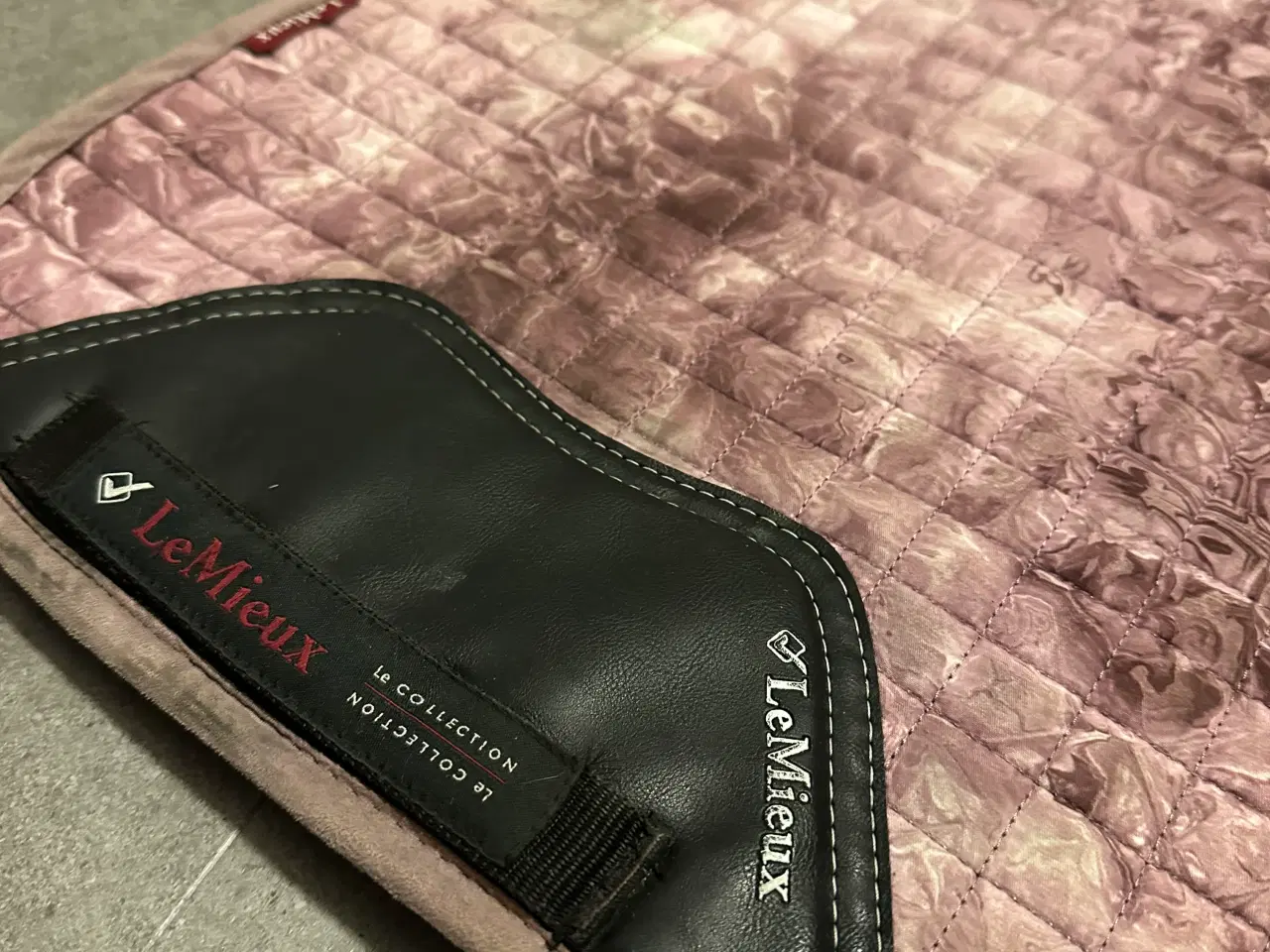 Billede 3 - LeMieux ProSport sadelunderlag Limited Edition