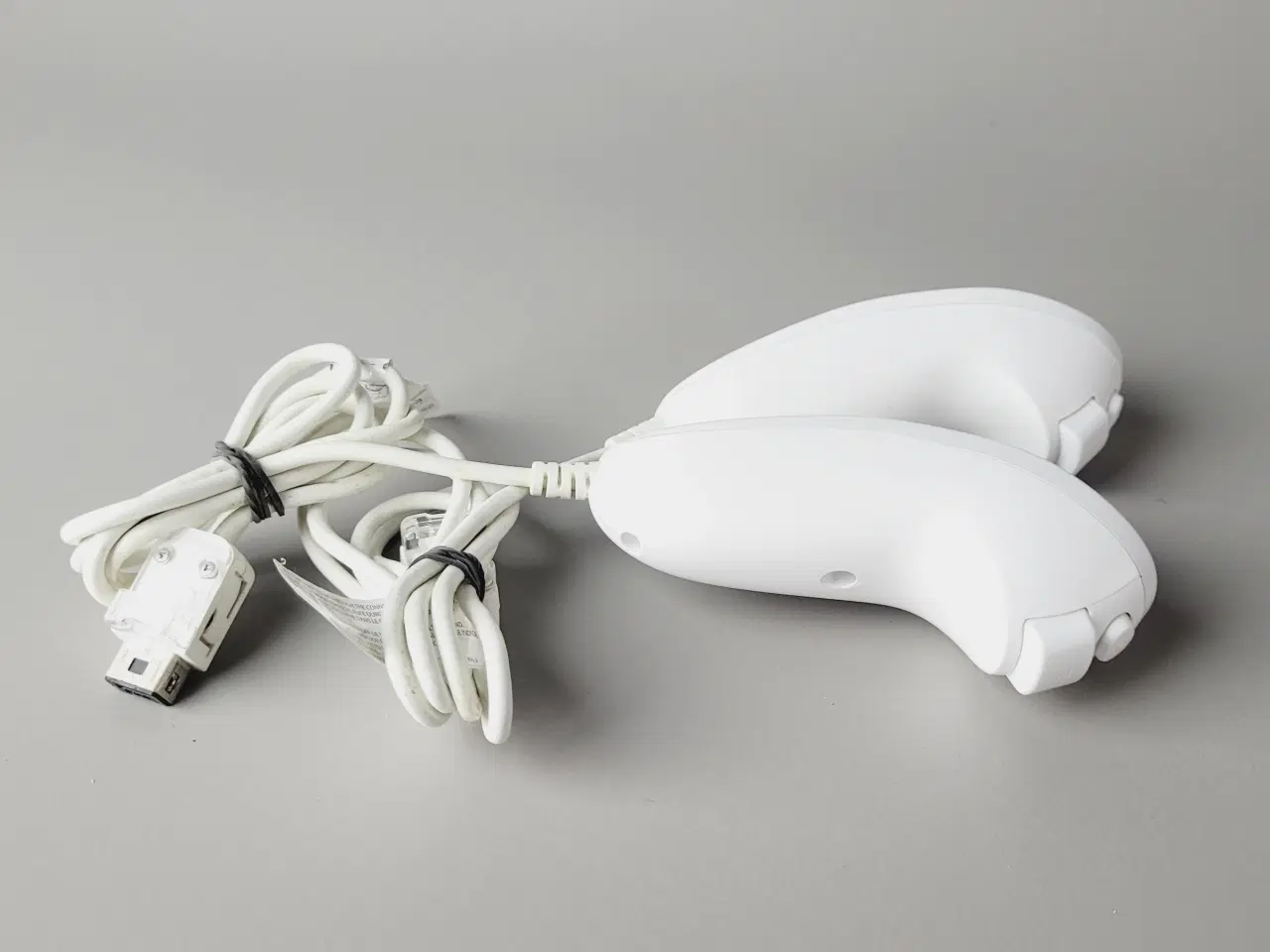 Billede 3 - ⭐️· 🎮 Originale Wii Nunchuk controllere (2 stk.) 