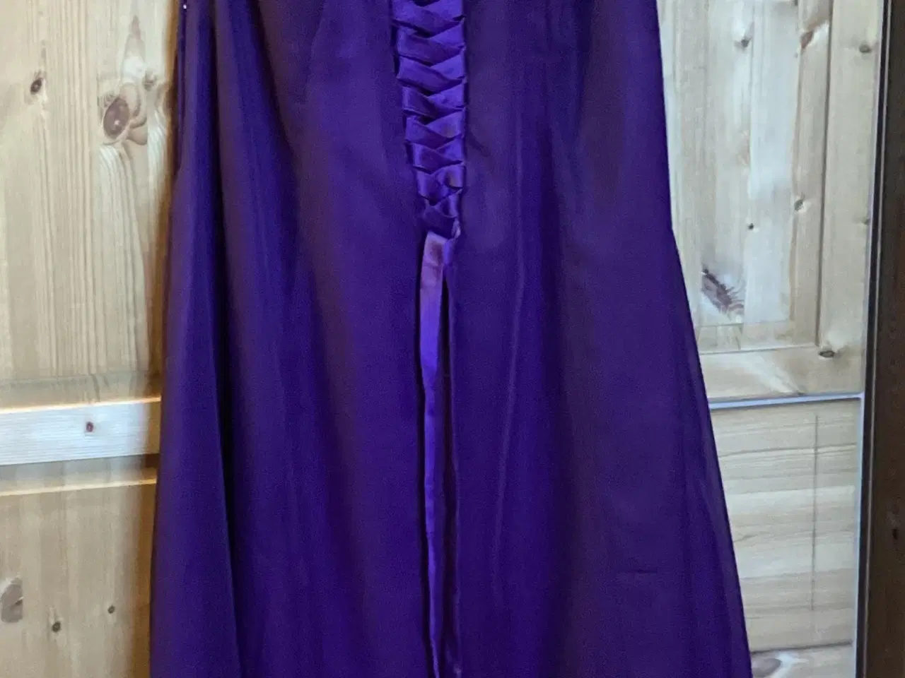 Billede 6 - Flot mørk lilla Galla/Selskabskjole str. 54