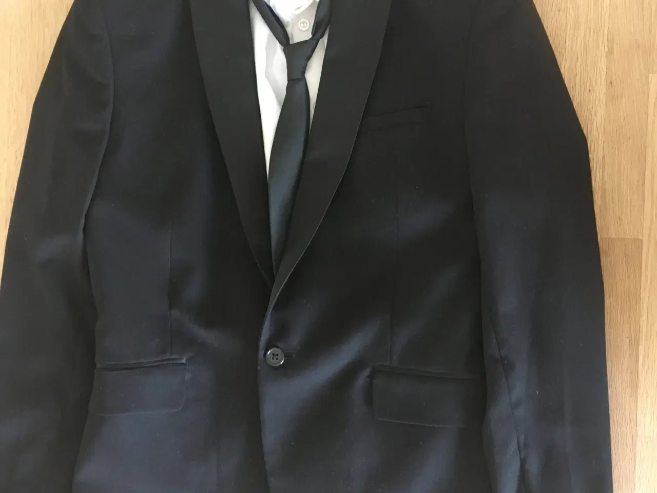 Billede 1 - Konfirmationsjakke, slips, skjorte