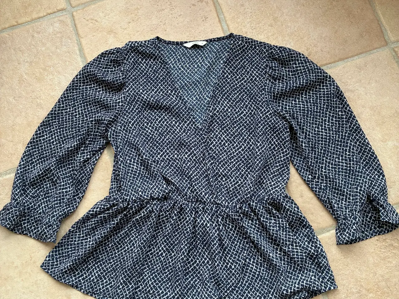 Billede 1 - Only Pigalle bluse str.M