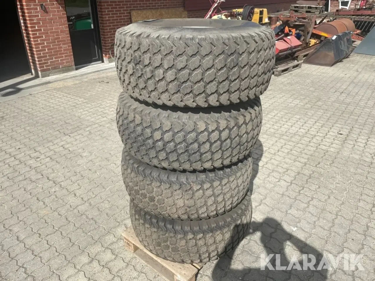 Billede 2 - Græsdæk Goodyear 4 styk