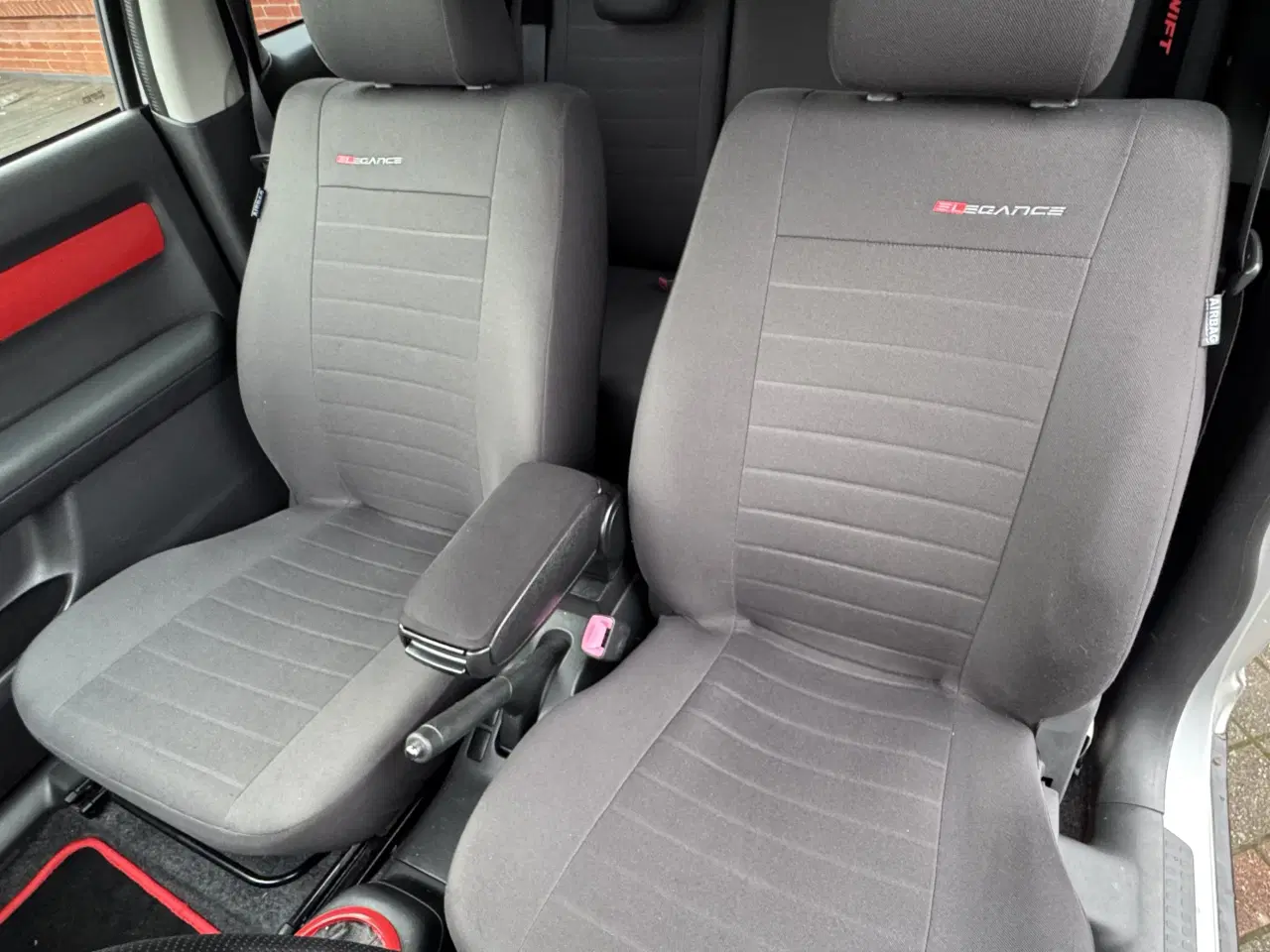 Billede 1 - Originale Suzuki Swift-sæder sælges