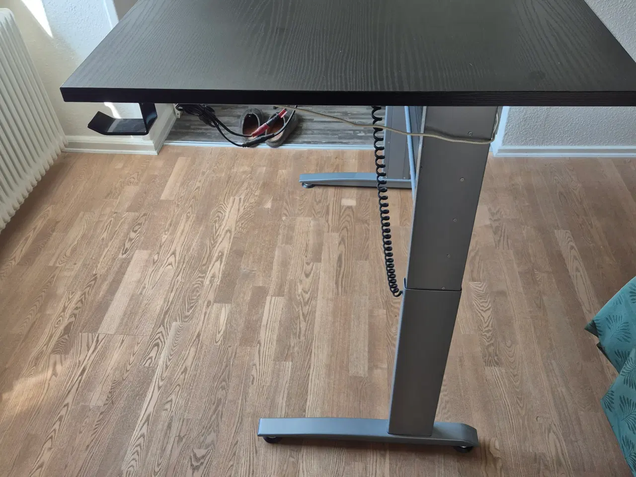Billede 4 - Hæve-/skænkeskrivebord med RGB-lys