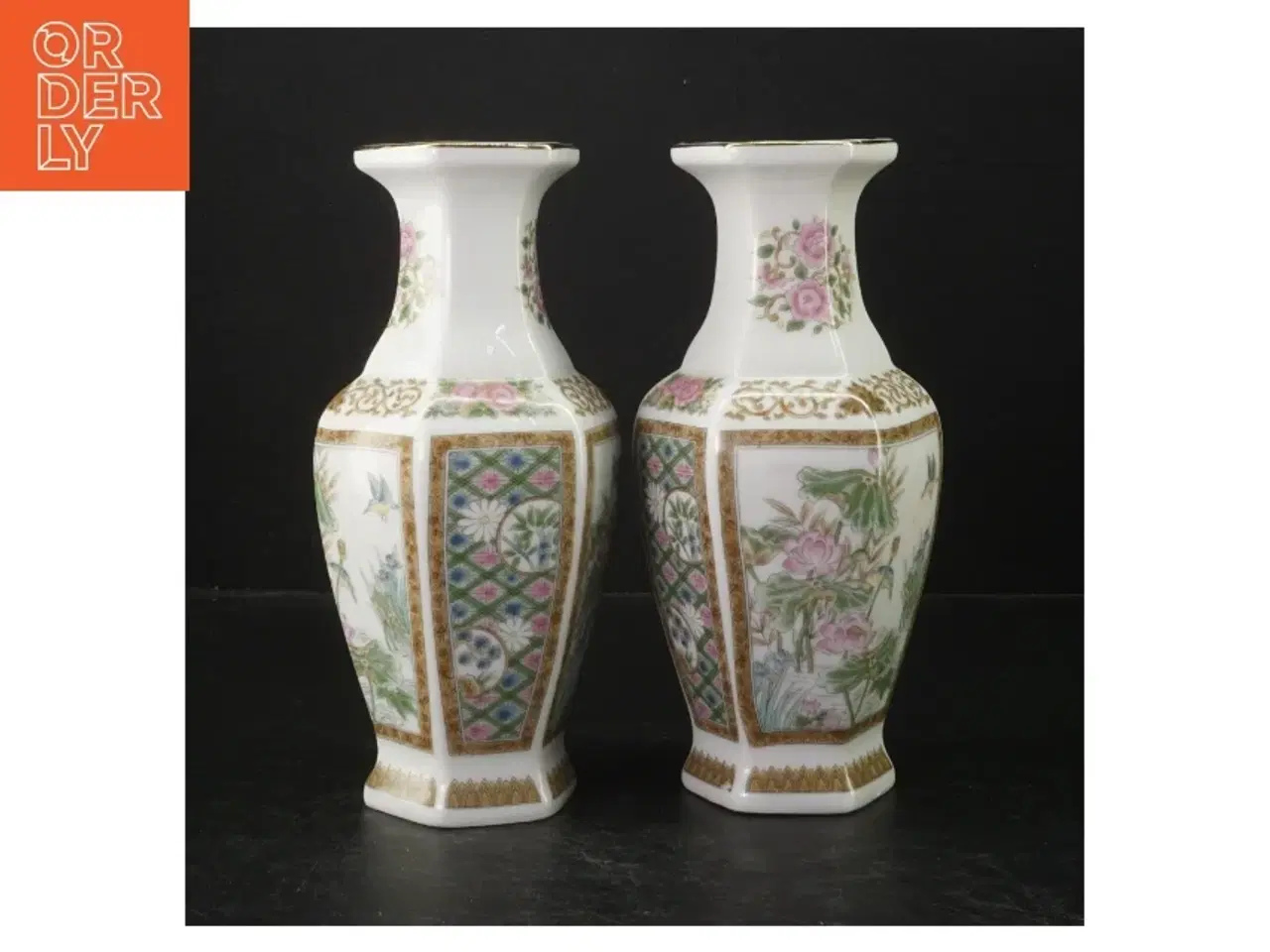 Billede 1 - Porcelænsvaser med blomstermotiver (str. 21 cm)