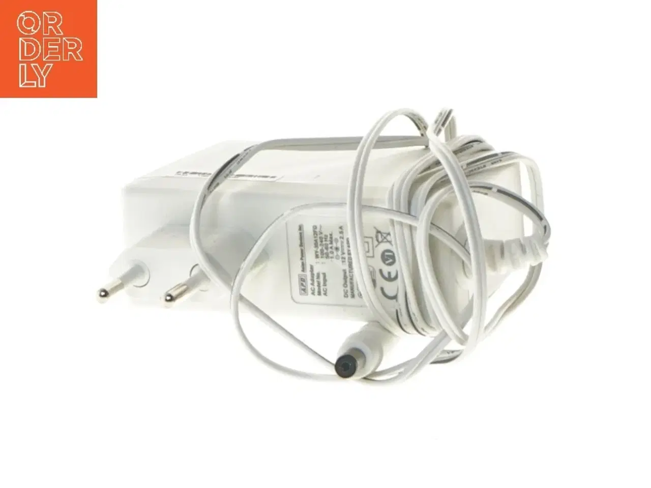 Billede 4 - Hvid strømadapter med ledning (str. 9x9 cm)