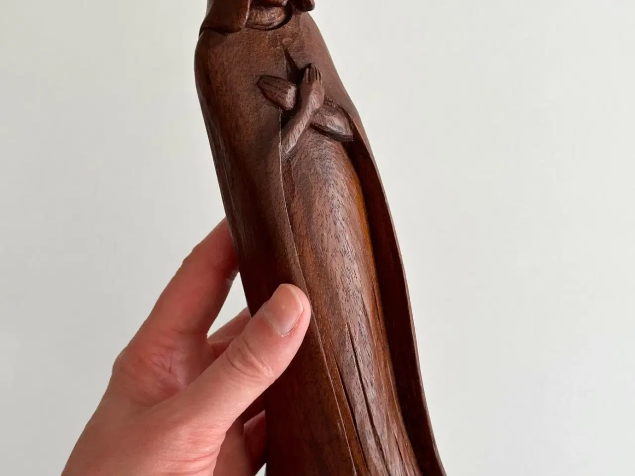 Billede 5 - Håndskåret træfigur