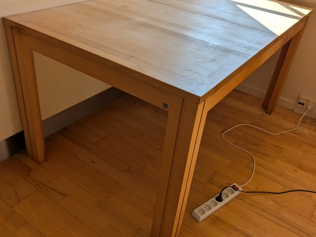 Billede 2 - Gratis spisebord 