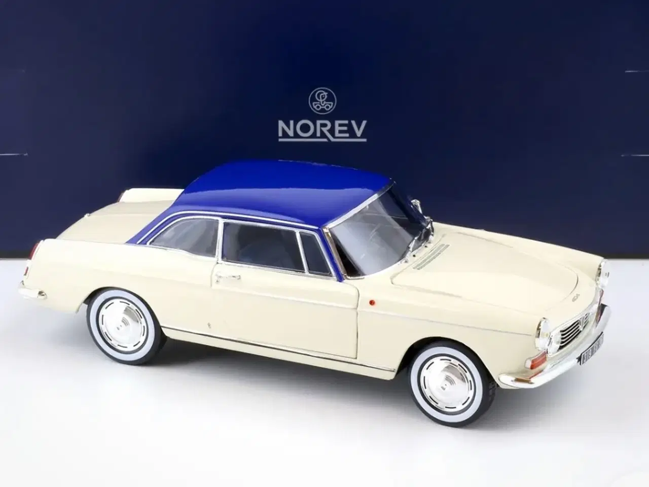 Billede 2 - 1:18 Peugeot 404 Coupe 1967