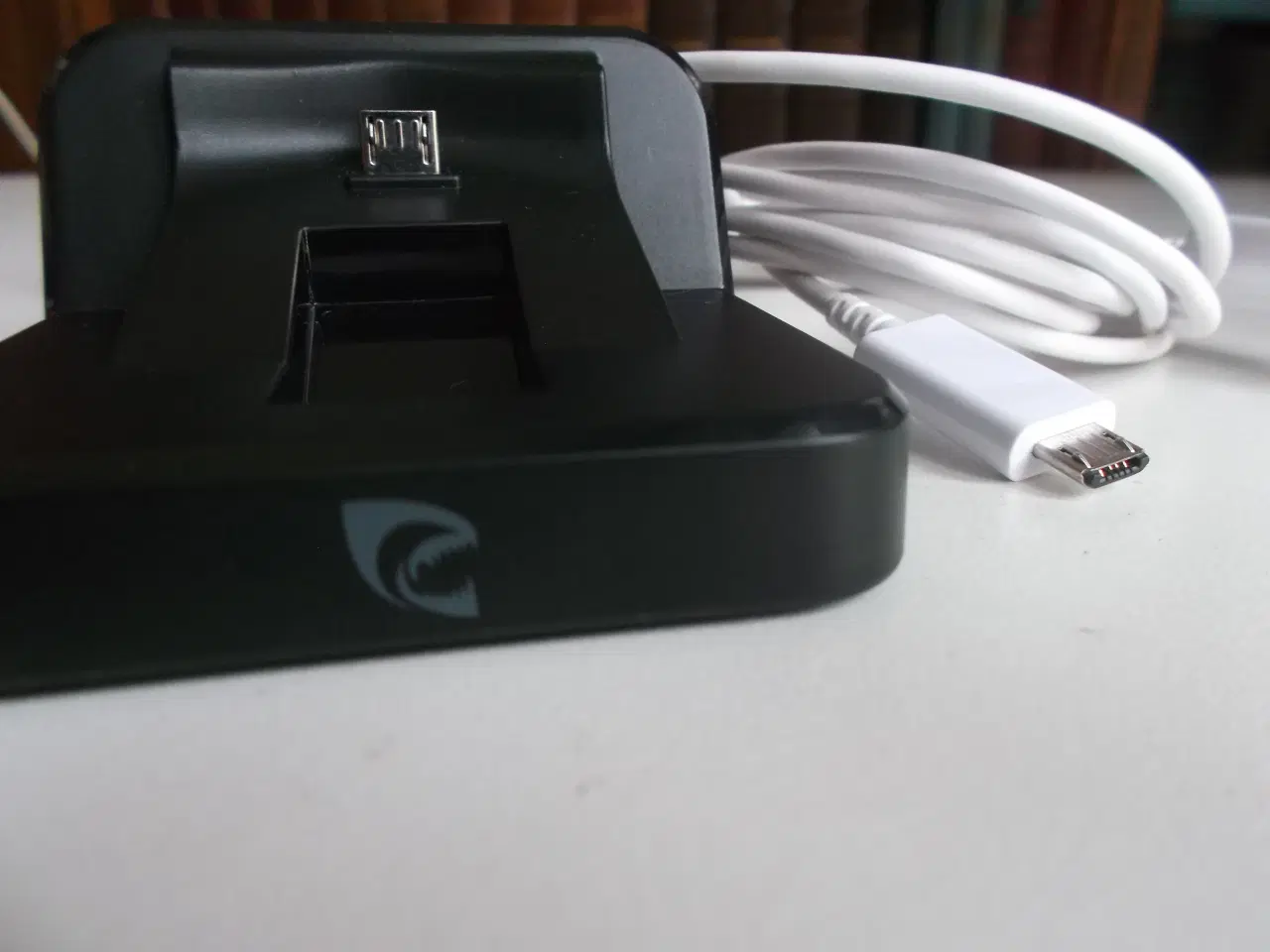 Billede 2 - Piranha PS4 Charge Dock USB. Du kan oplade 2 stk.