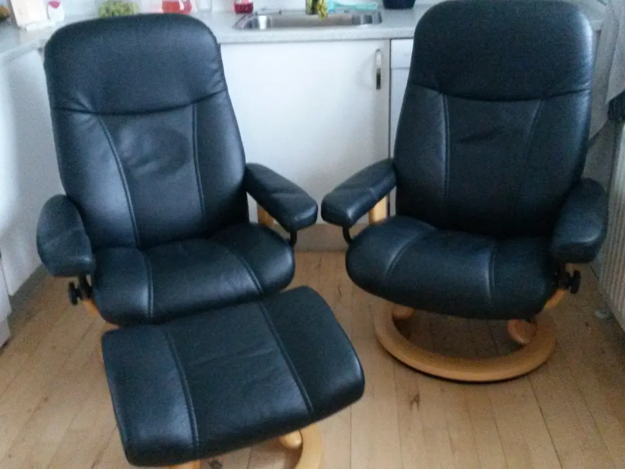 Billede 1 - 2 stressless consul med 1 skammel i super stand. 