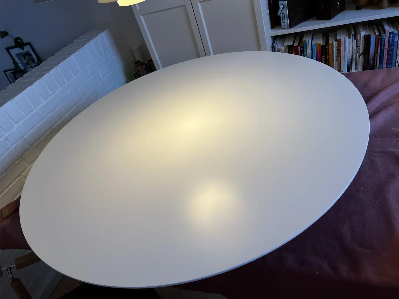 Billede 2 - Rundt spisebord - Hvid / Eg