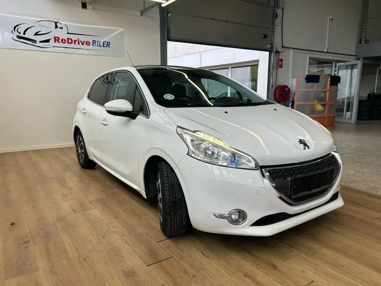 Billede 4 - Peugeot 208 1,2 VTi Allure Sky 82HK 5d