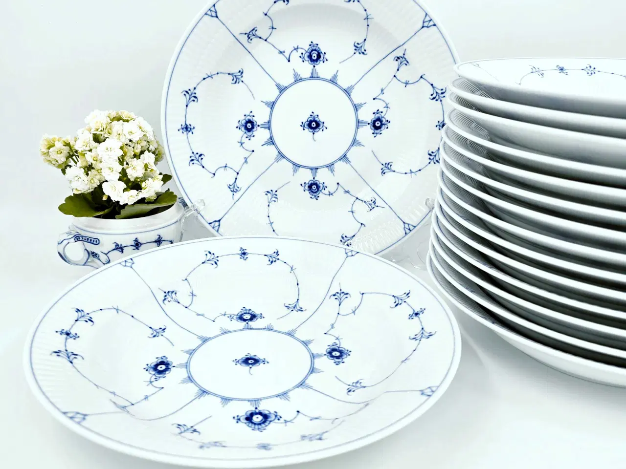 Billede 1 - Musselmalet Riflet Dyb Tallerken/ Pastatallerken