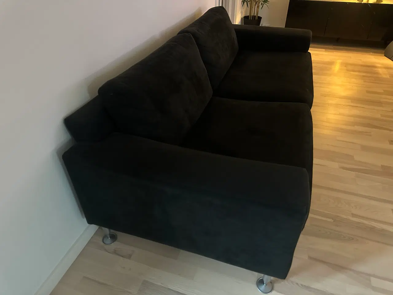 Billede 4 - Alcantara sofa i sort by Anders Nørgaard