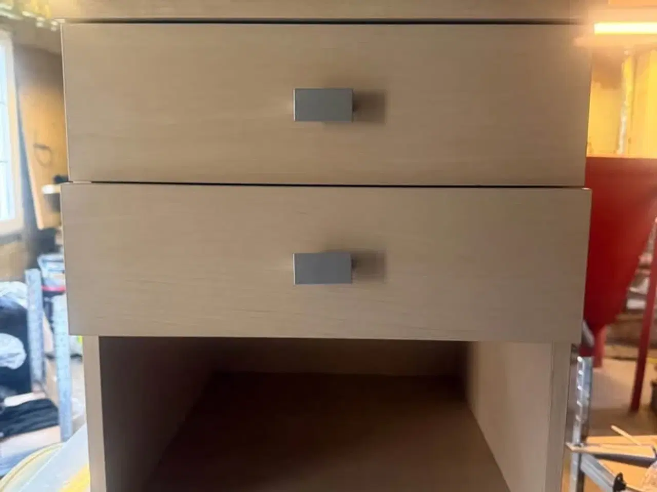 Billede 1 - Sengebord / natbord med 2 skuffer – pæn stand