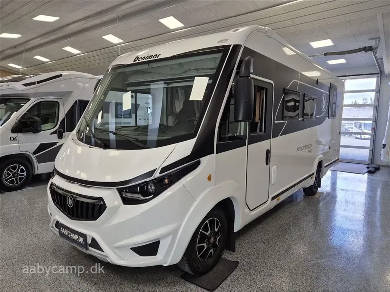 Billede 4 - 2020 - Benimar Amphitryon A997   Aircondition. face to face siddegruppe. Queens bed.