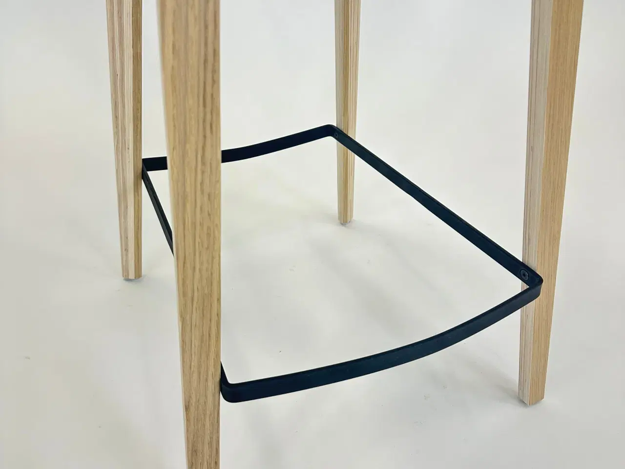 Billede 8 - Magnus Olesen Butterfly bar Barstol – Sort med Træ Stel SH 68 cm