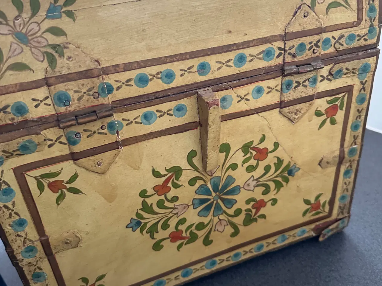 Billede 6 - Dekorativt træskrin.