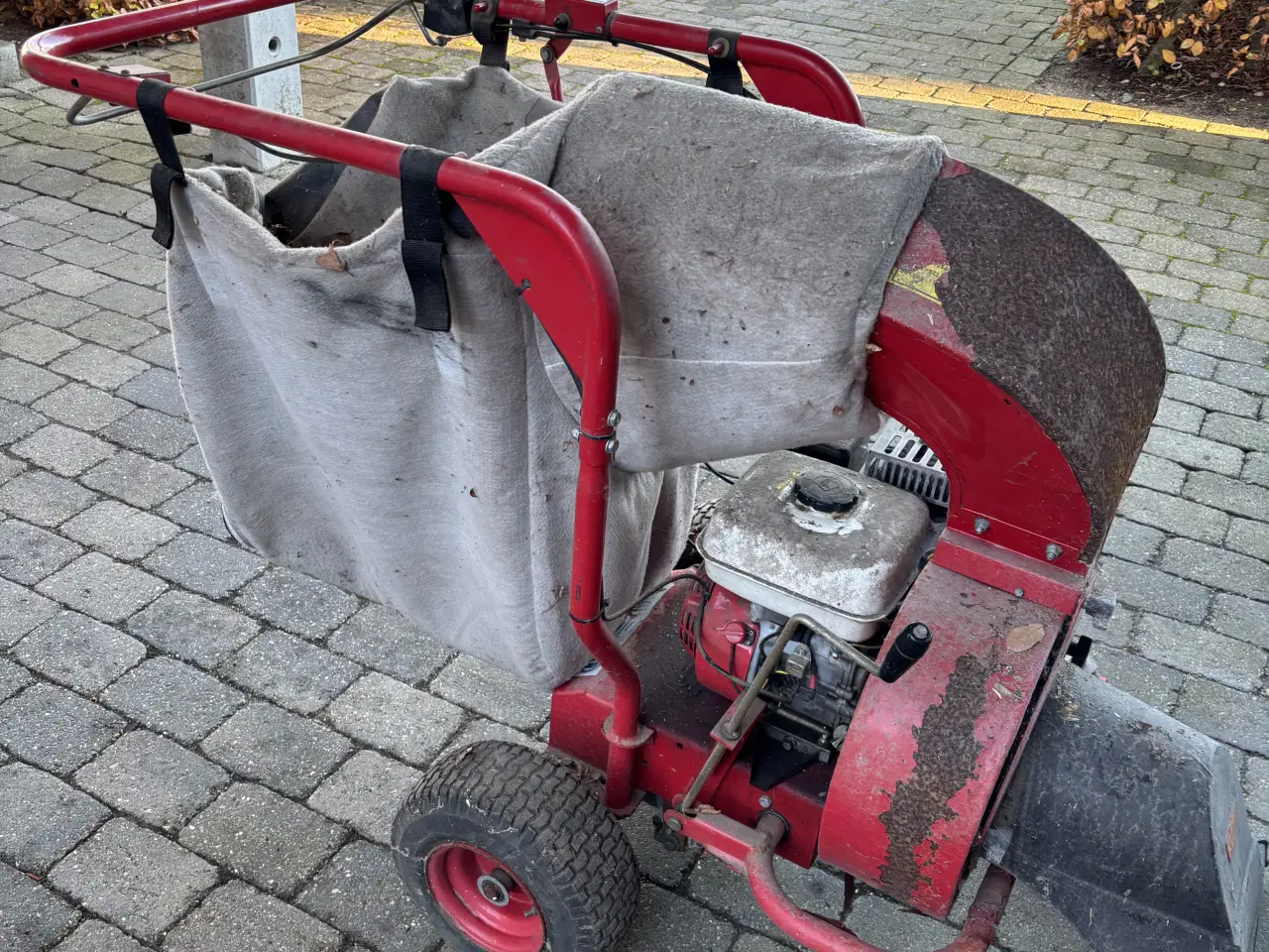 Billede 2 - Løvsuger Med Honda motor