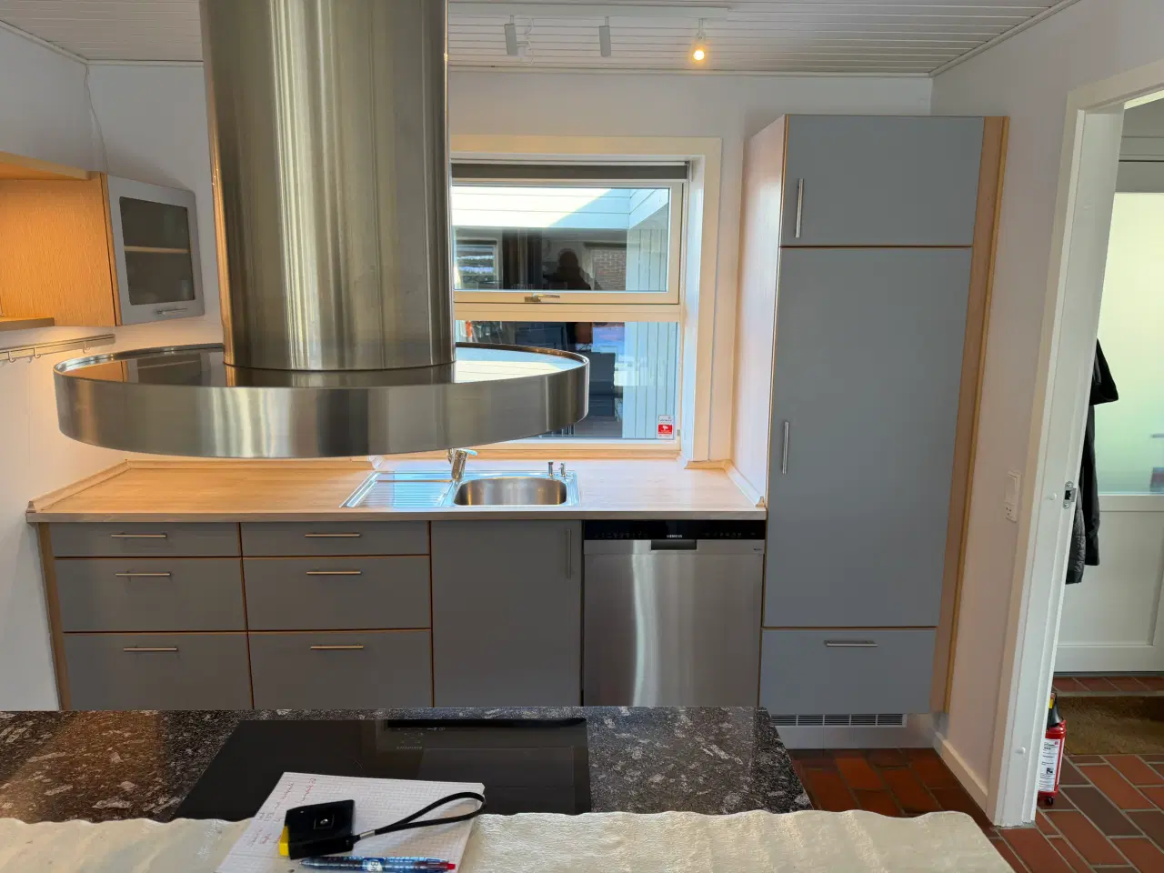 Billede 16 - Invita køkken i gråt laminat