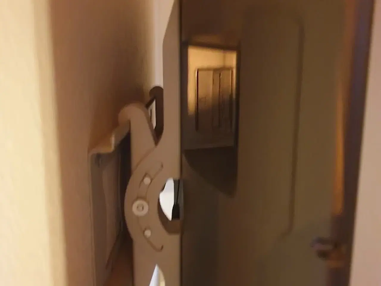 Billede 3 - Sony fjernsyn incl ophæng og cromecast