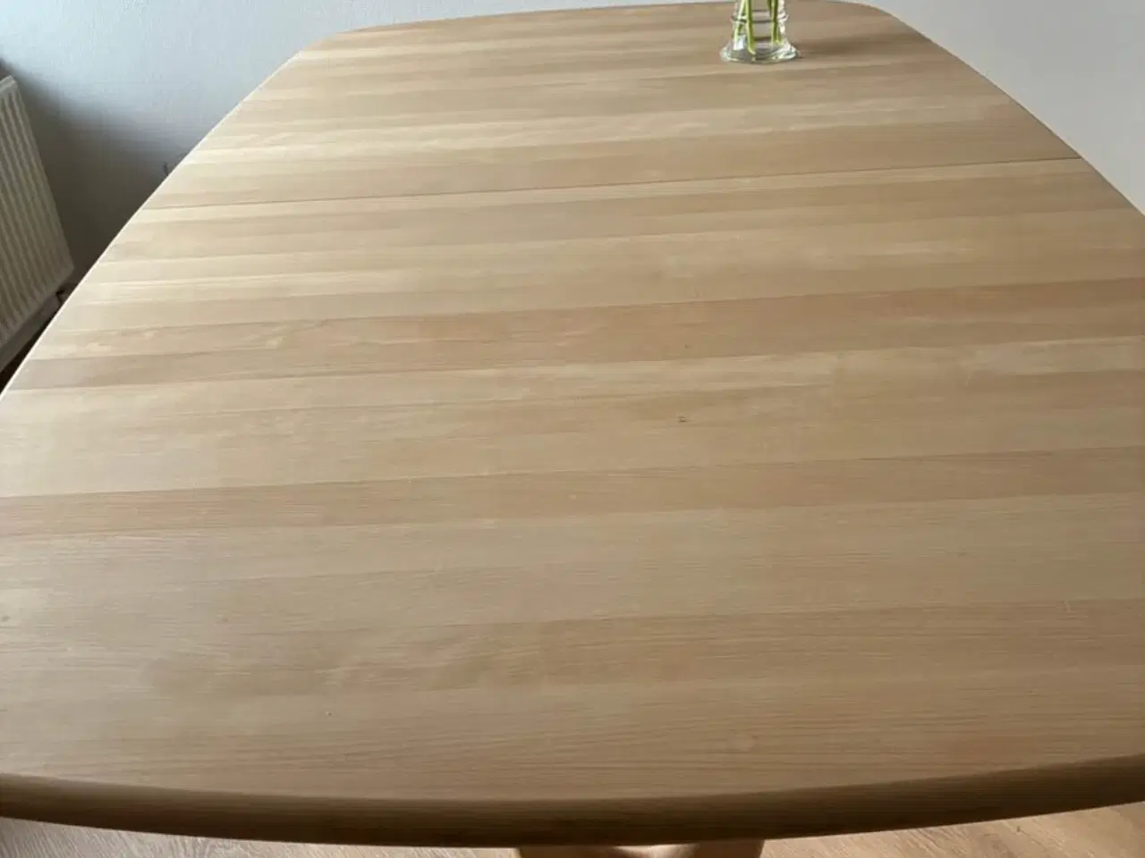 Billede 1 - Spisebord i bøg