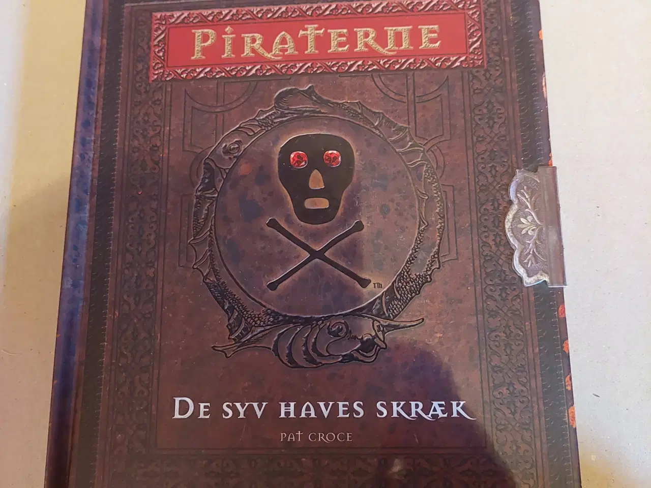 Billede 1 - bog (piraterne)