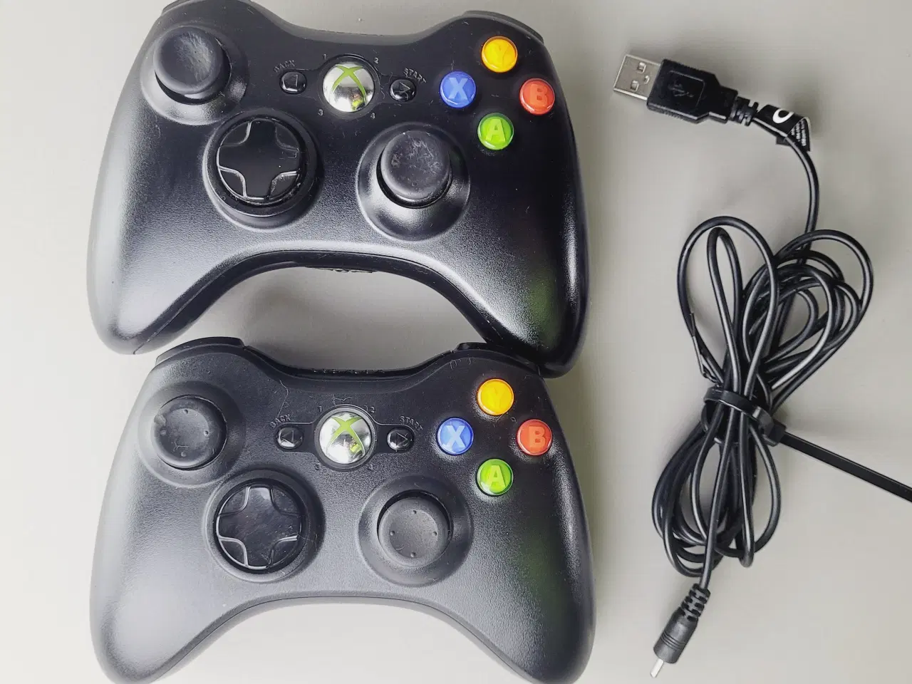 Billede 2 - ⭐️· 2 stk. originale Xbox 360 controllere