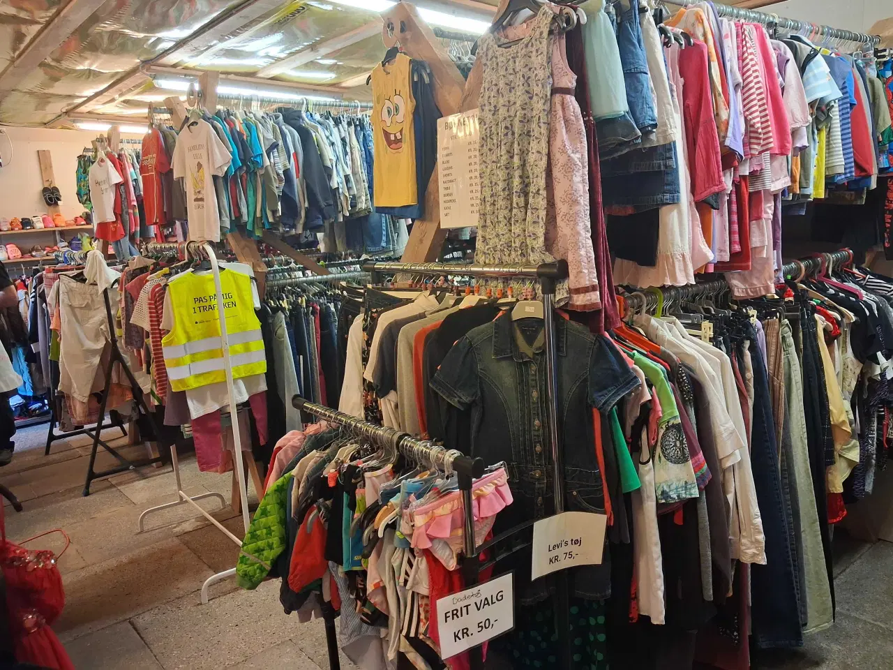 Billede 19 - STORT tøj og loppemarke