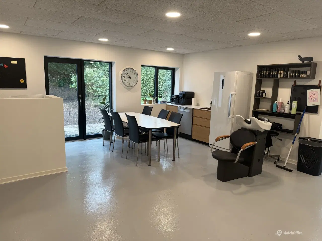 Billede 2 - Perfekt til salon. klinik. kontor eller ligne.