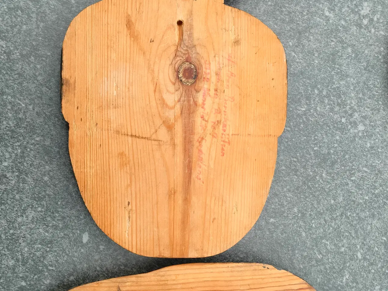 Billede 2 - To hoveder af Aron Bernhartsen