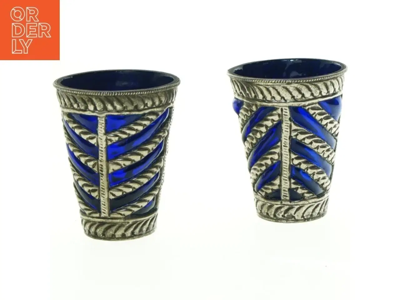 Billede 1 - Dekorative sølvfarvede lysestager med blåt glas (str. 10 x, 8 cm)
