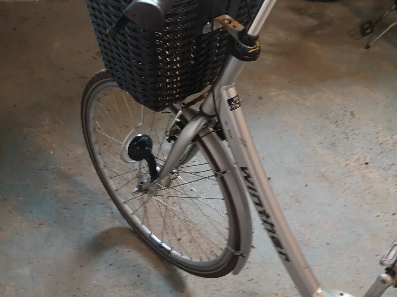 Billede 16 - Winther 28" 54 cm høje 7 gear ,ABUS-lås med én nøg