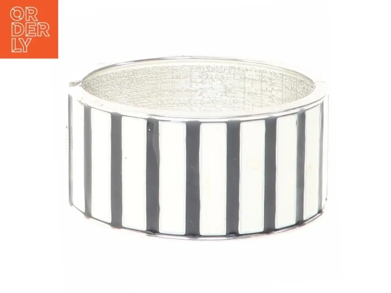 Billede 1 - Sølvfarvet armbånd (str. Ø7 cm)