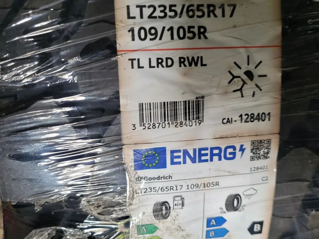 Billede 1 - LT 235 / 65 R 17