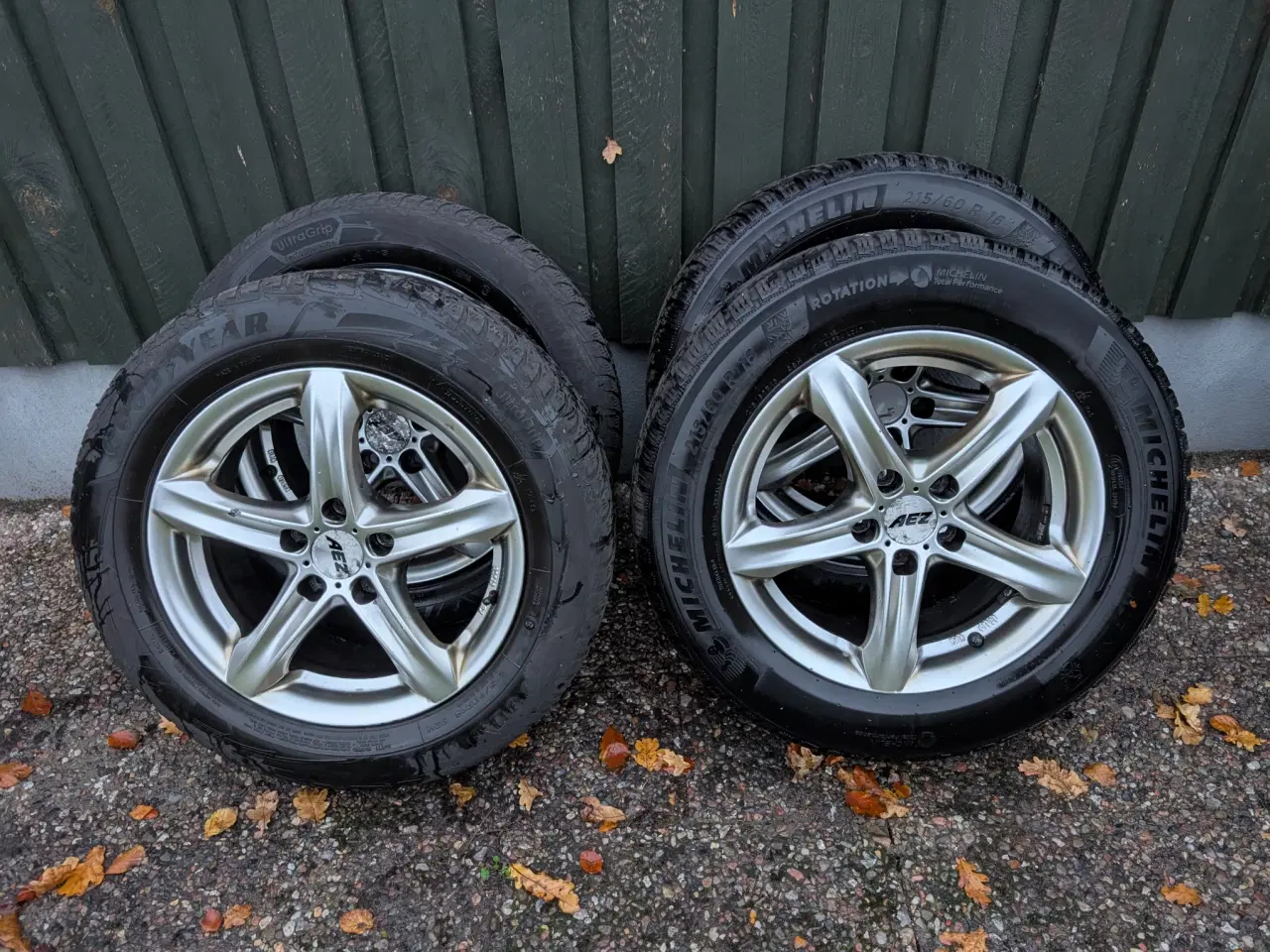 Billede 1 - Vinterdæk 215 60 16