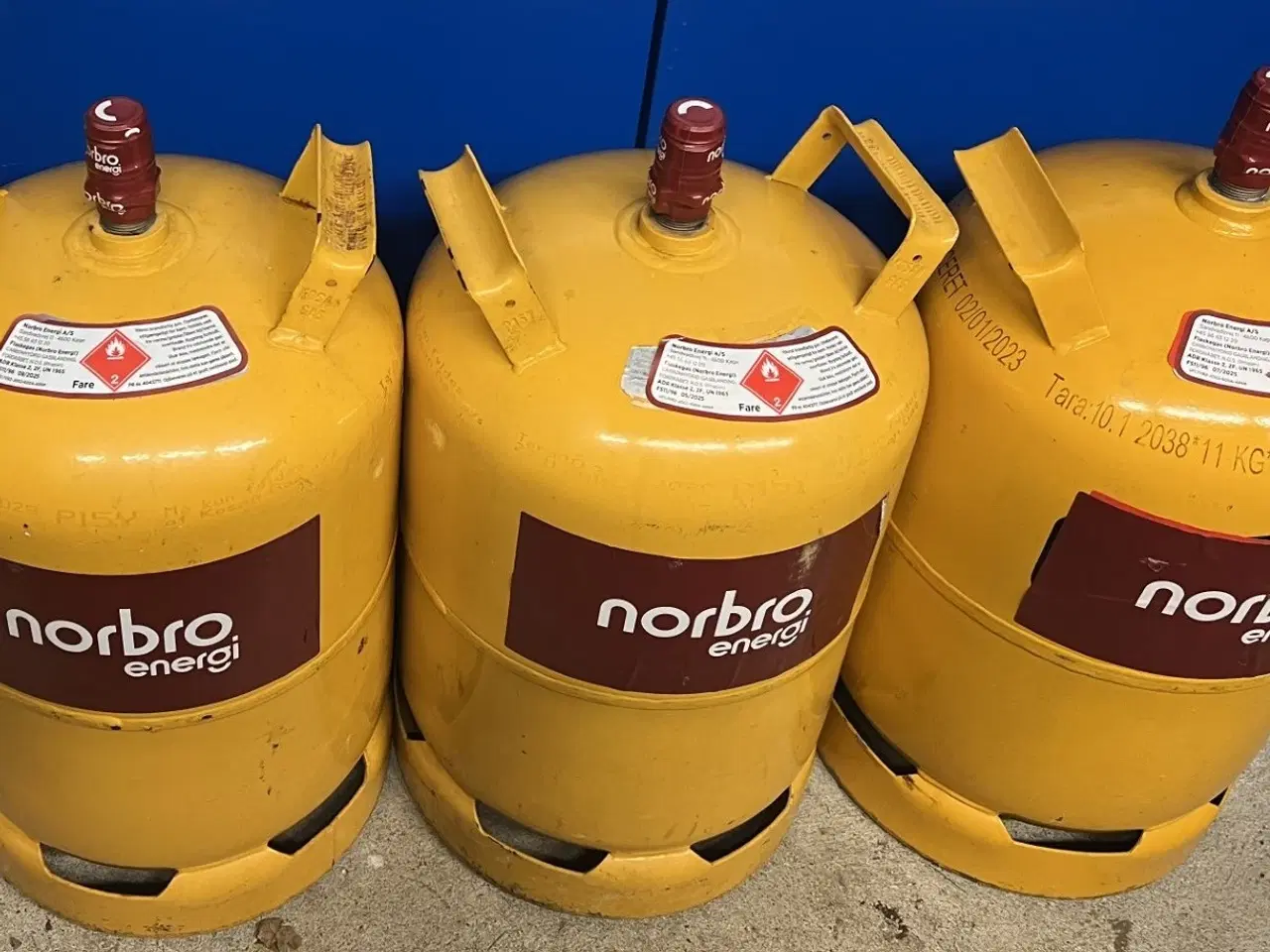 Billede 1 - 11 kg. Gasflaske Fyldt og plomberet. 3. stk. haves
