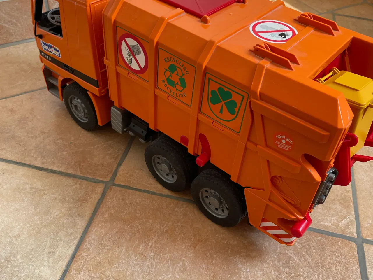 Billede 5 - Rendegraver, skraldebil, traktor m/ ballegrab