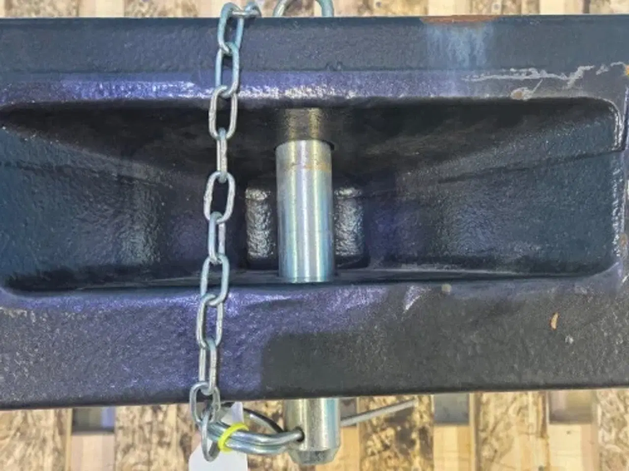 Billede 5 - Case Farmall 115C Frontvægt Holder 84313805