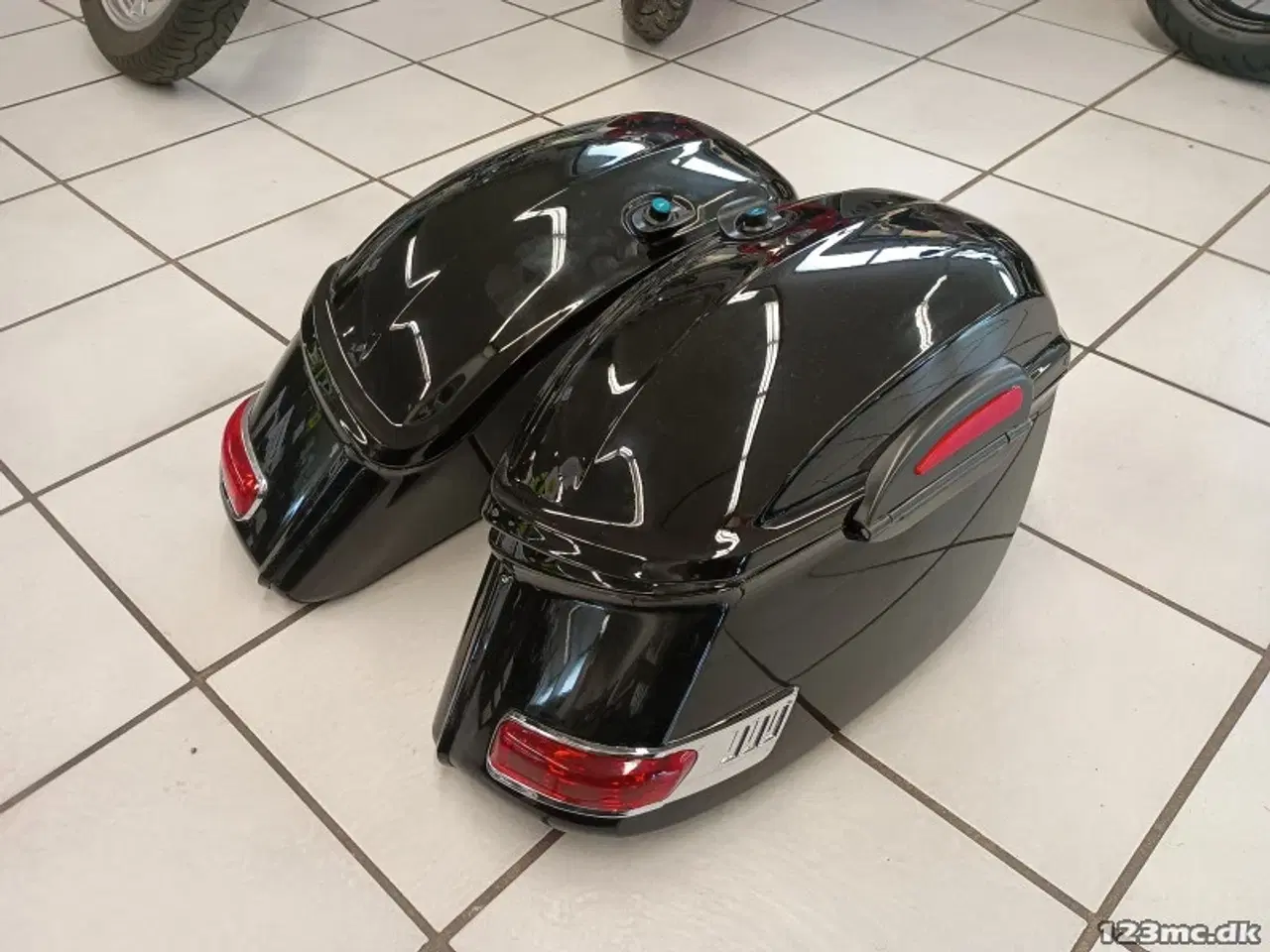 Billede 1 - TASKESÆT TOURING med lys