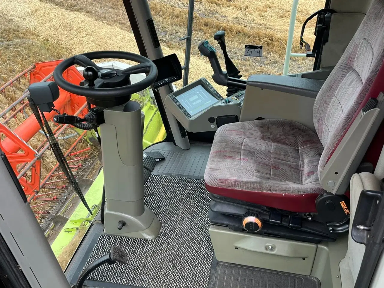 Billede 16 - CLAAS LEXION 420 Velholdt maskine med kun 1900timer og 600 Skærbord