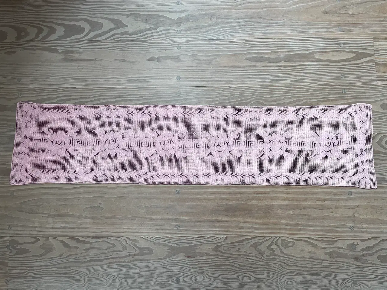 Billede 1 - Bordløber hæklet 29x125