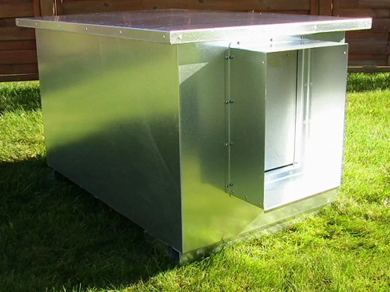 Billede 1 - Hundehus isoleret galvaniseret