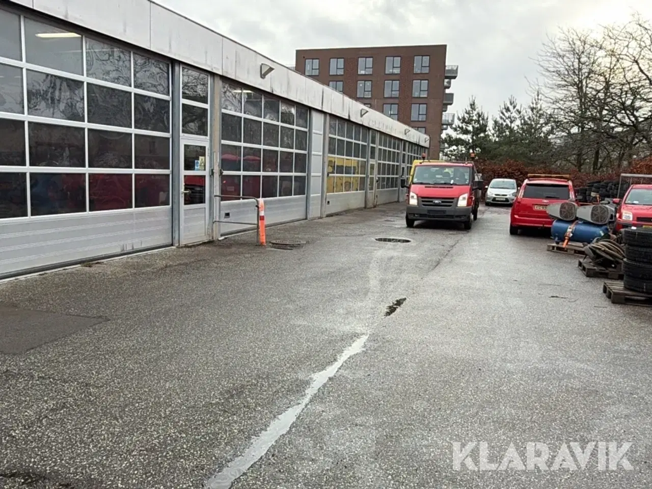 Billede 2 - Mandskabsvogn Ford Transit 2,4 TDCi med lift