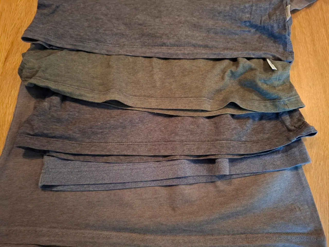 Billede 8 - T-shirts størrelse S (12-14år)