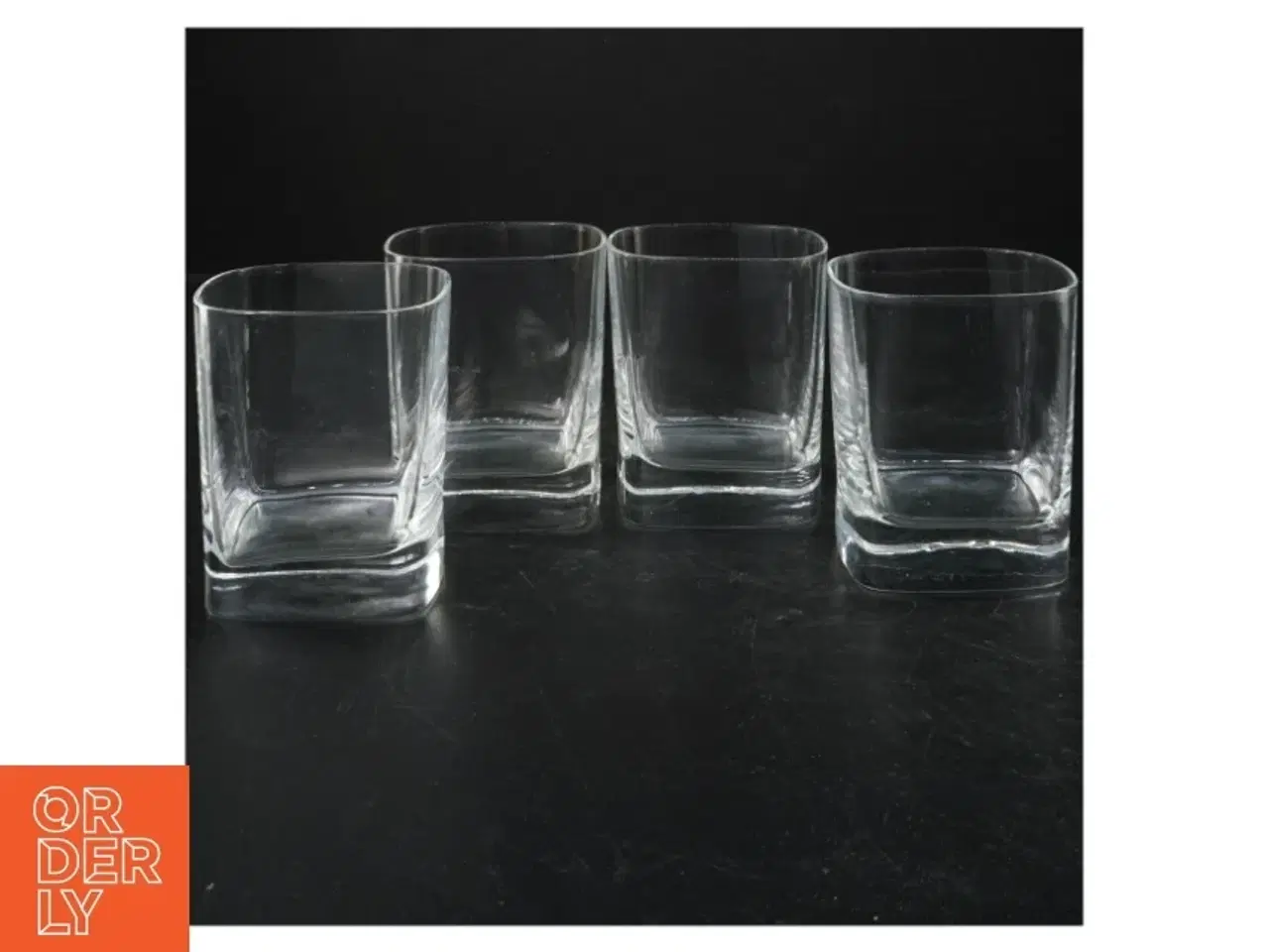 Billede 1 - Sæt med fire Whisky glas (str. 9x6 cm)