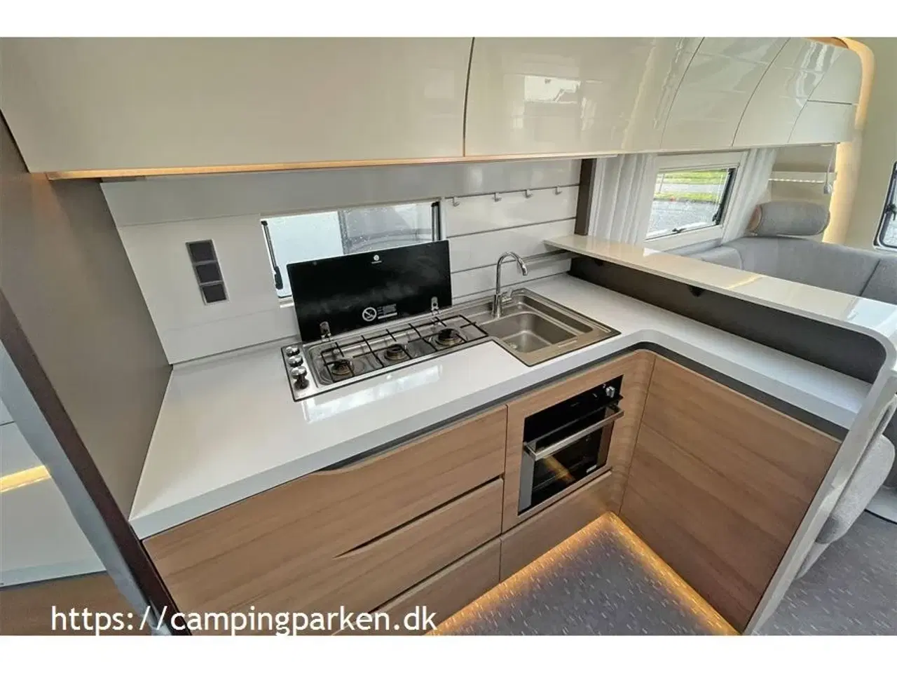 Billede 6 - 2020 - Adria Alpina 573 UP   Flot og rummelig campingvogn med højt komfortniveau